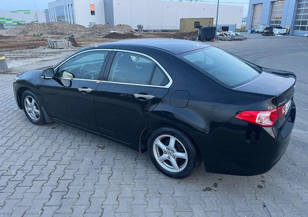 Honda Accord cena 39999 przebieg: 206000, rok produkcji 2013 z Poznań małe 92